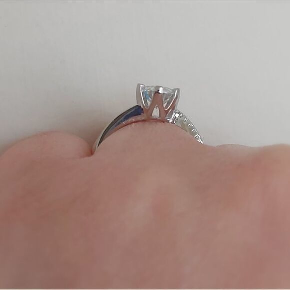 1 Carat Wave Moissanite 925 Silver Engagement Ring - Picture 9 of 12